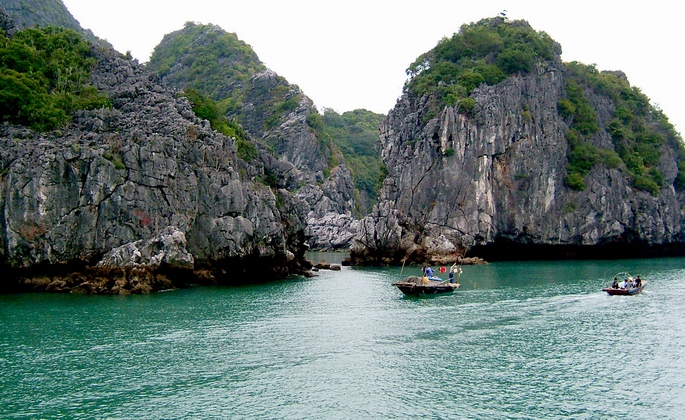 Lan Ha bay - Cat Ba island 4 days