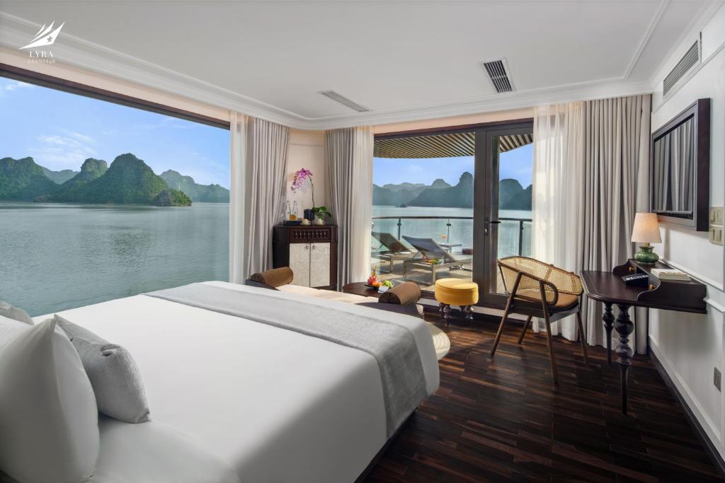 Lyra Grandeur Cruise