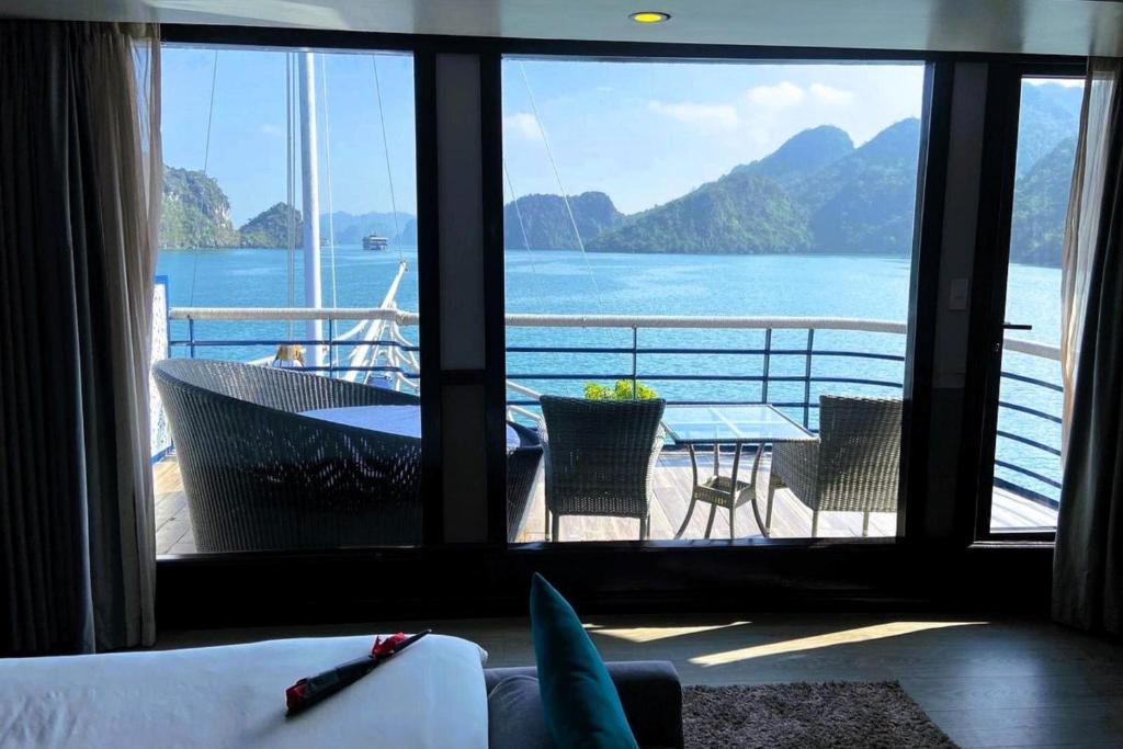 Verdure Lotus Cruise