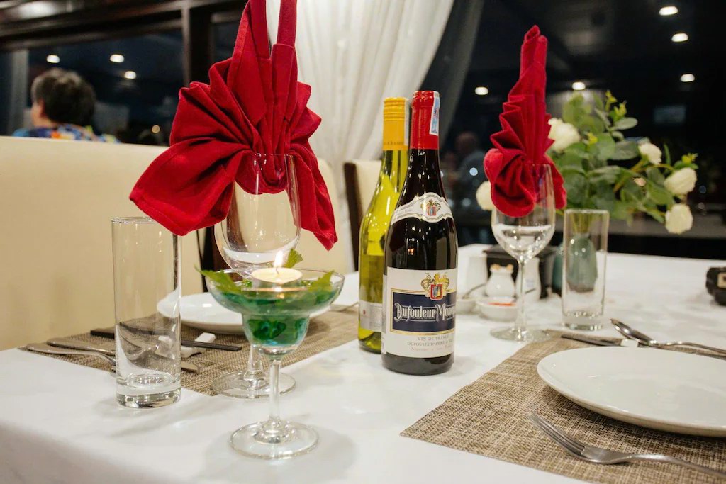 Viet Sails Boutique Cruise