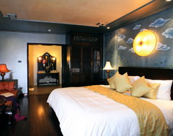 Room on board Violet